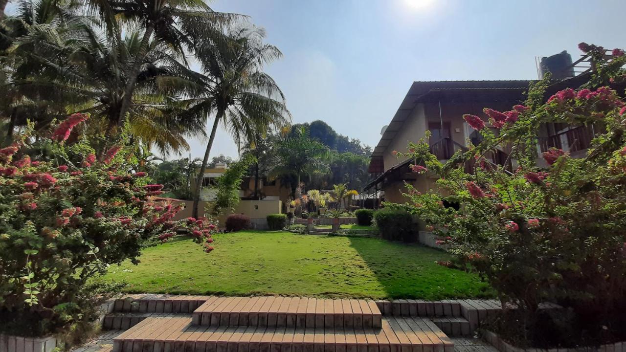 Anandvan Holiday Homes, Wai Bagian luar foto